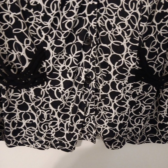 K Women Collection  Button-up Blouse  Women's Sz. 14W Black/White Collar Dressy - Picture 6 of 9